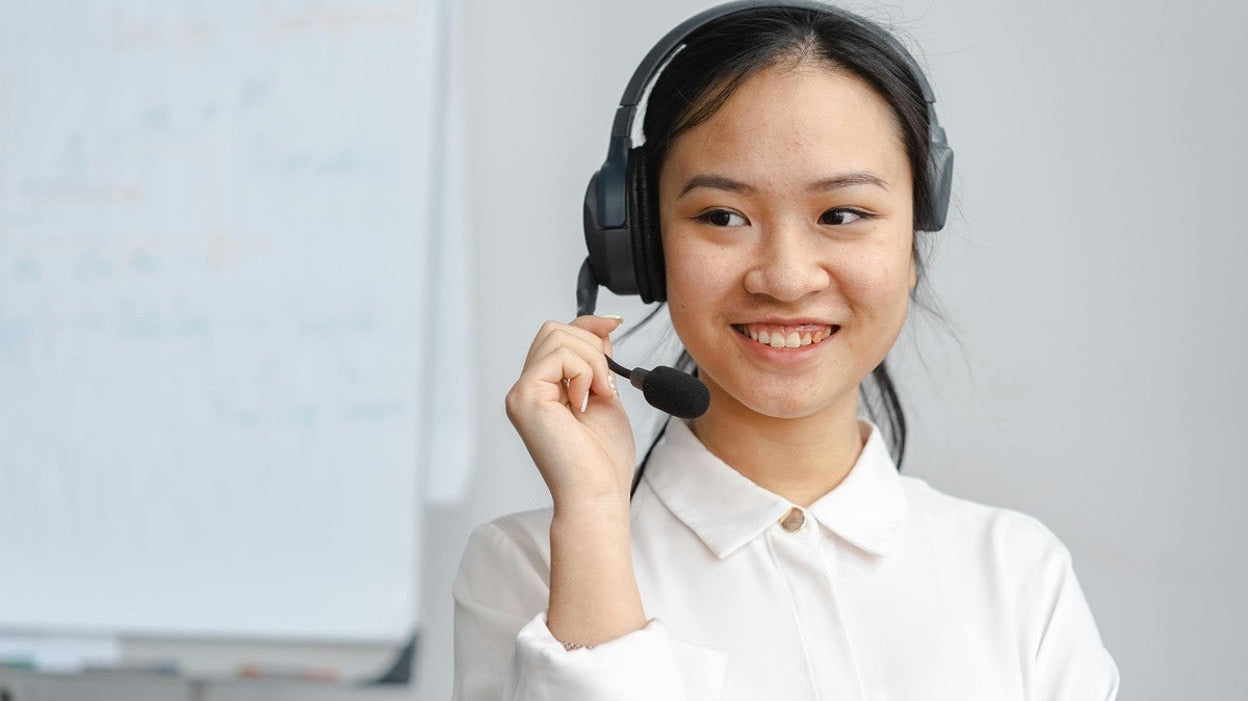 Virtual Assistant for Customer Service: Cost, Tasks & Best Staffing Solutions