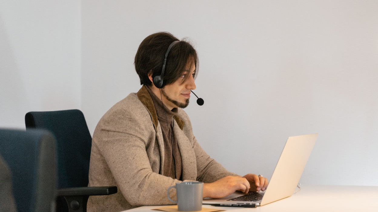 Virtual Assistant for Small Business Owners: Tasks, Cost & How to Hire
