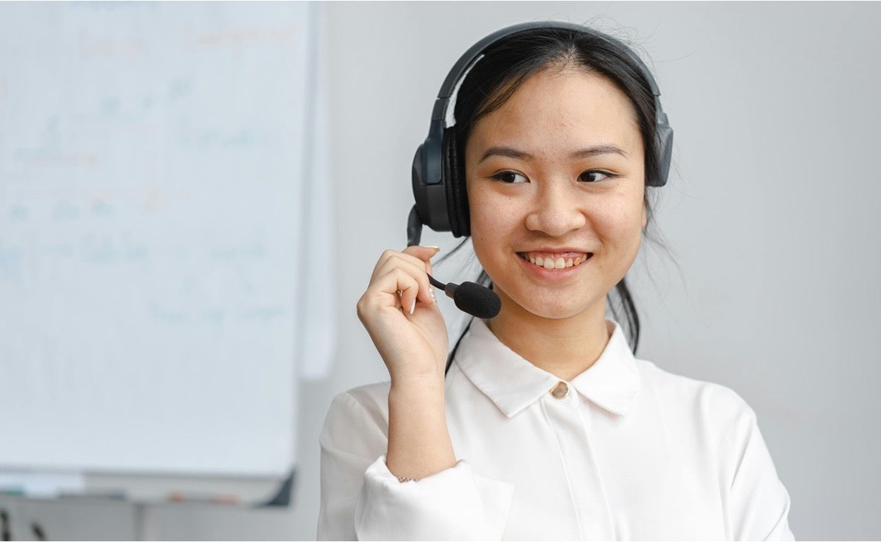 Virtual Assistant for Customer Service: Cost, Tasks & Best Staffing Solutions