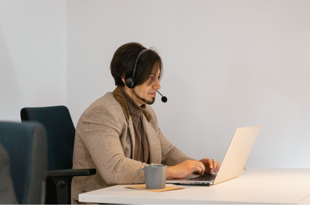Virtual Assistant for Small Business Owners: Tasks, Cost & How to Hire